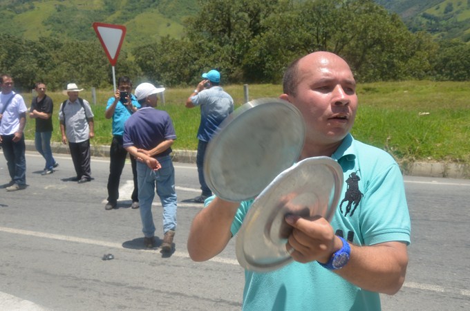 MARCHA BARBOSA 5 Copiar Habitantes de Barbosa le dicen no a la valorización