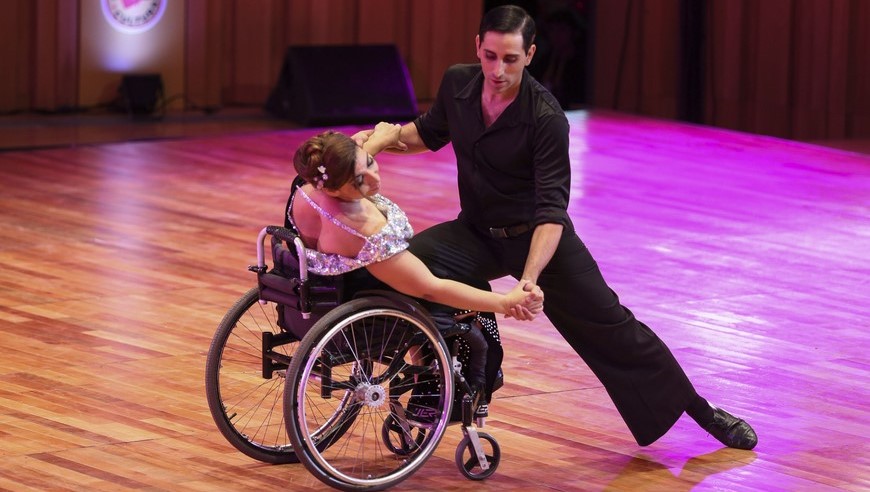 La pareja de bailarines argentinos formada por Gabriela Torres y Pablo Pereyra se presentan durante su participacin en la fase clasificatoria del Mundial de Tango que se celebra en Buenos Aires hasta el prximo 27 de agosto. EFE