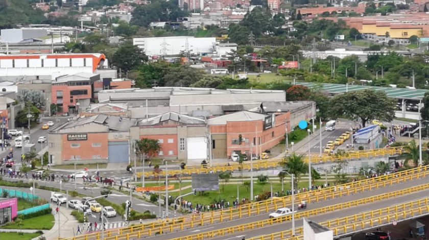 ¡Qué 'gentío'! Reportan fila 'interminable' para entrar a ...