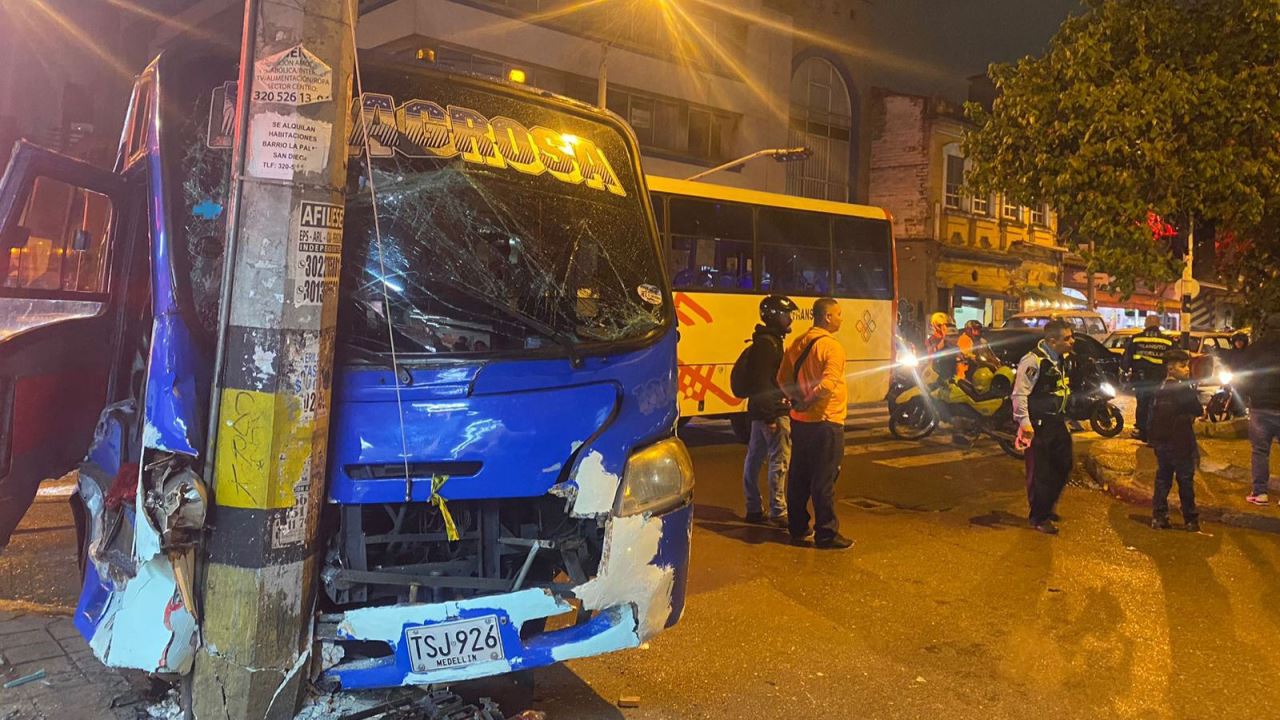 Video 15 Personas Heridas En Fuerte Accidente De Tránsito Entre Dos Buses En El Centro Minuto30 1545